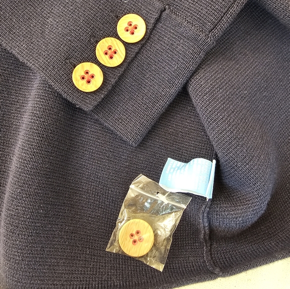 McLaughlin Cardigan, 3/4 sleeve, Small, NWOT, wood detailed buttons - Picture 3 of 5